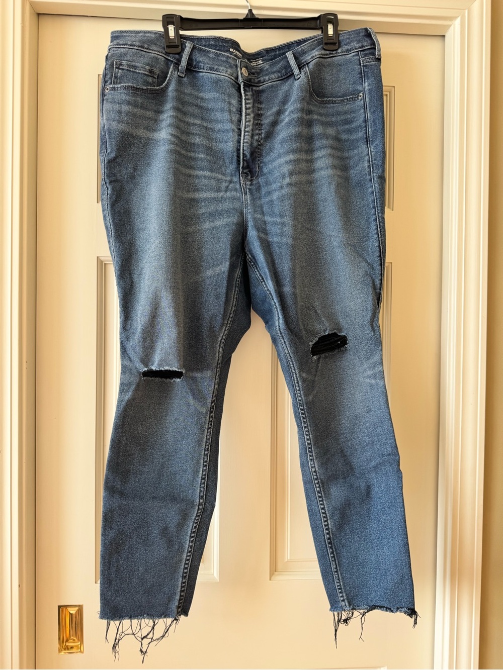 Old Navy Light Blue Distressed Skinny Jeans